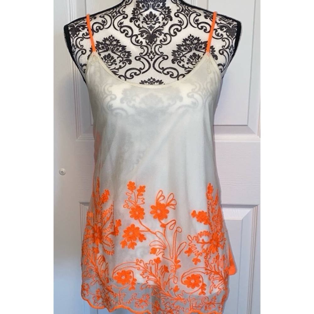 Daytrip Neón Orange Floral Embroidered Mesh Tank - Picture 2 of 14